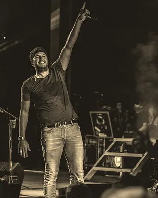 Luke Bryan Long Beach
