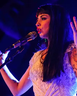 Mon Laferte Highland